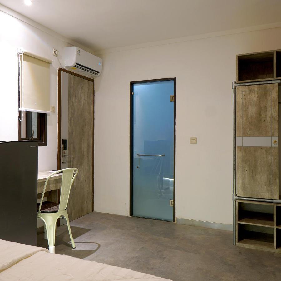 Хостел Djuragan Kamar Mangga Besar Джакарта Экстерьер фото